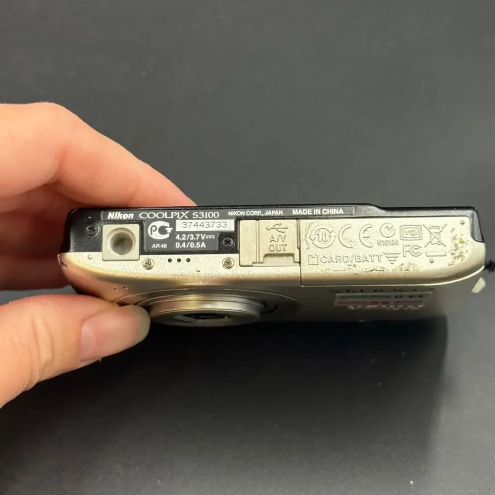 Nikon Coolpix S3100 Silver Digital Camera Untested As Is For Parts